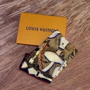 Authentic The Tribute To 90 square references four of Louis Vuitton's silk scarf